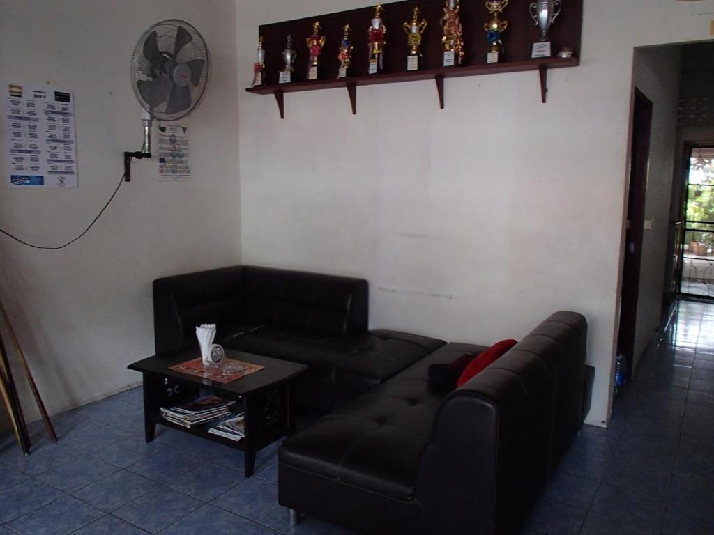 Little Austria Tams Guesthouse شاطئ تشاوينغ المظهر الخارجي الصورة